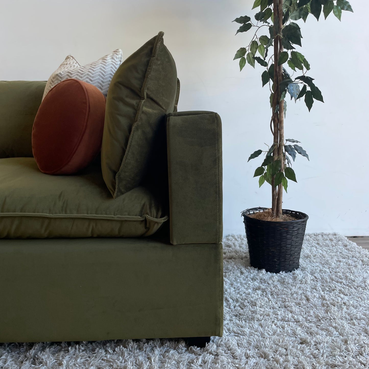 Bellamia Luna Loveseat in Green Performance Velvet