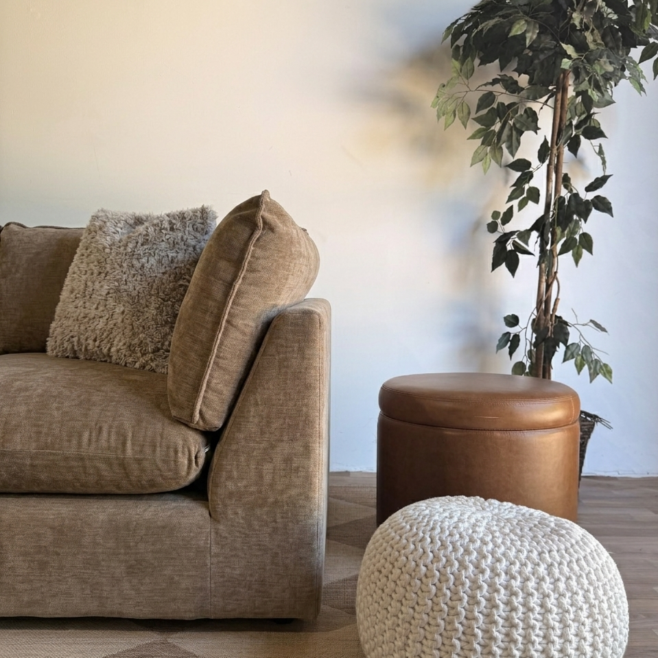 (Display Model) Mesa Loveseat in Desert Brown