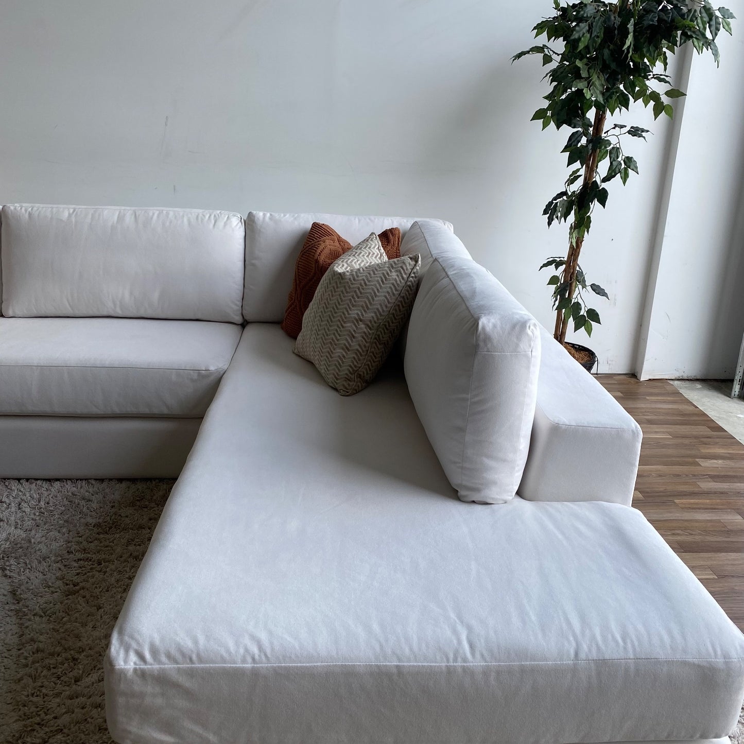 Interior Define Lee 2 Piece Bumper Sectional in White