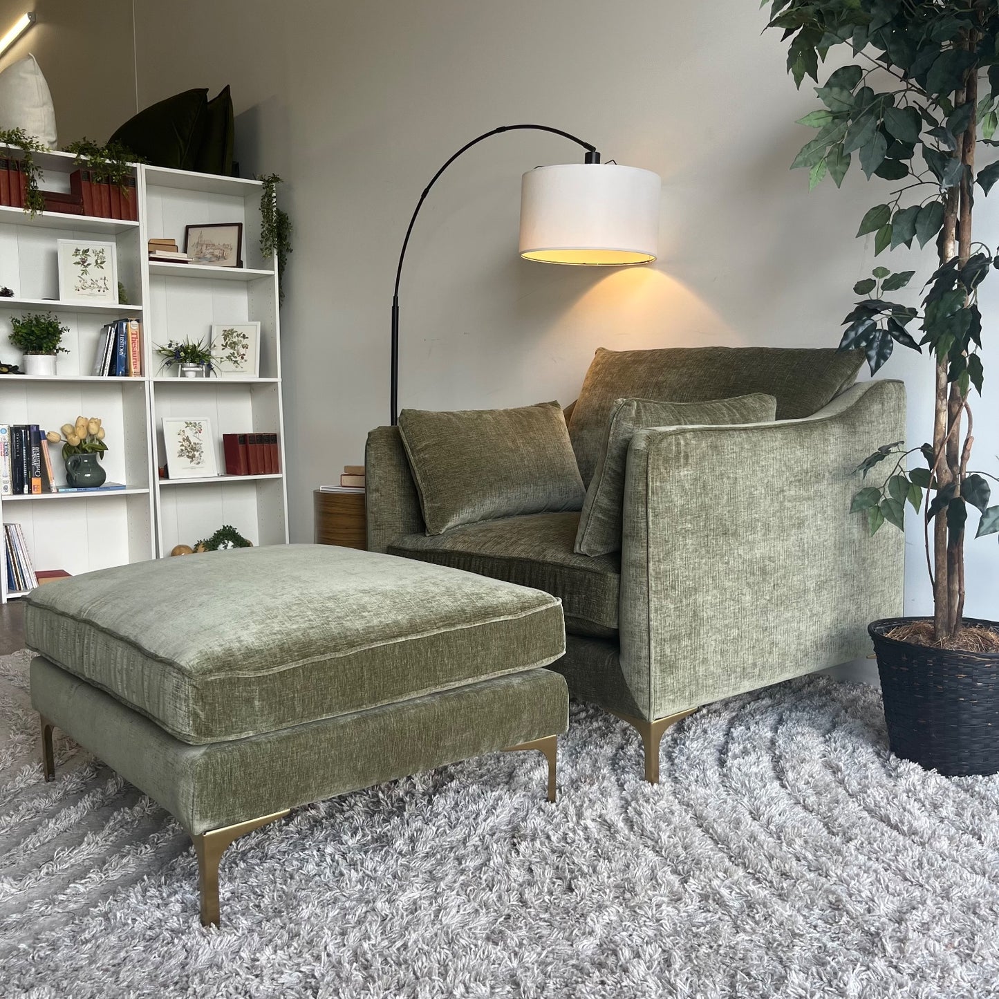 Interior Define Caitlin Accent Chair w/Ottoman in Ivy Green Vintage Velvet