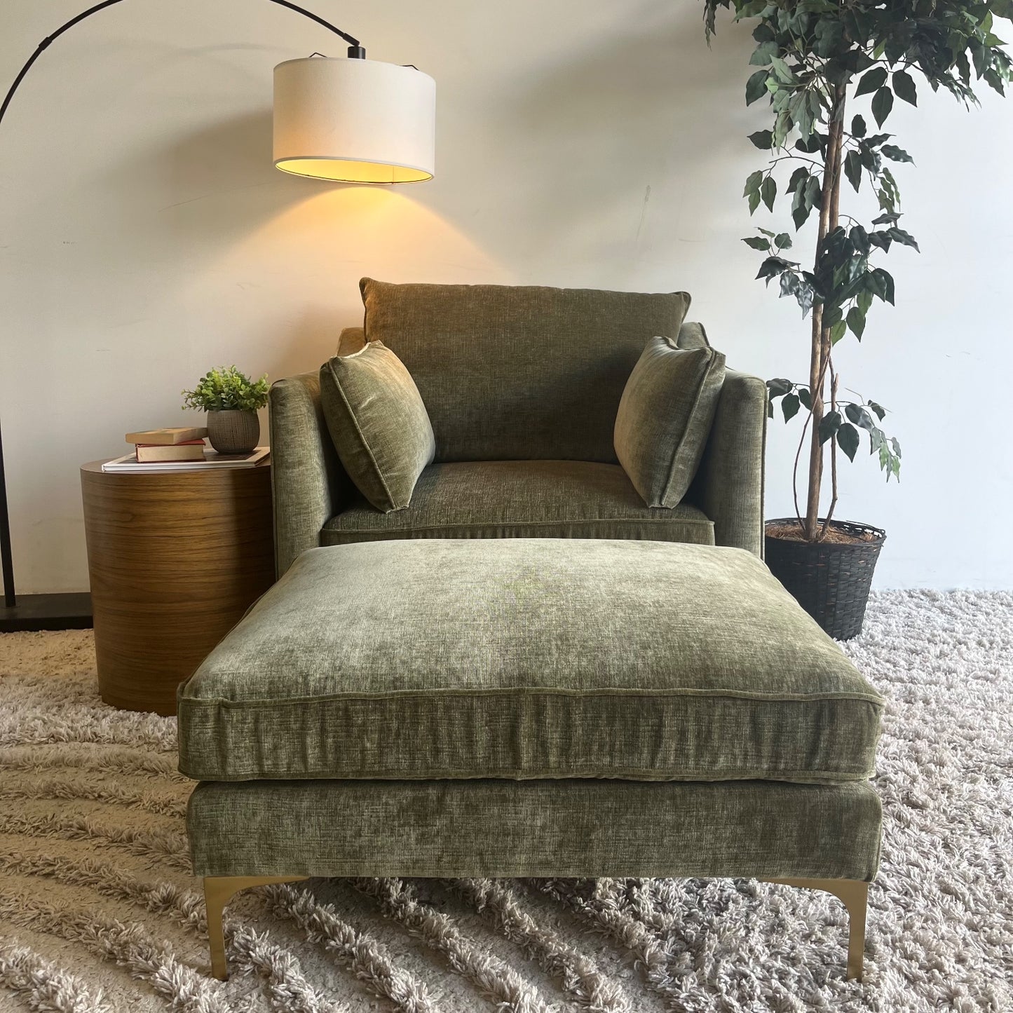 Interior Define Caitlin Accent Chair w/Ottoman in Ivy Green Vintage Velvet