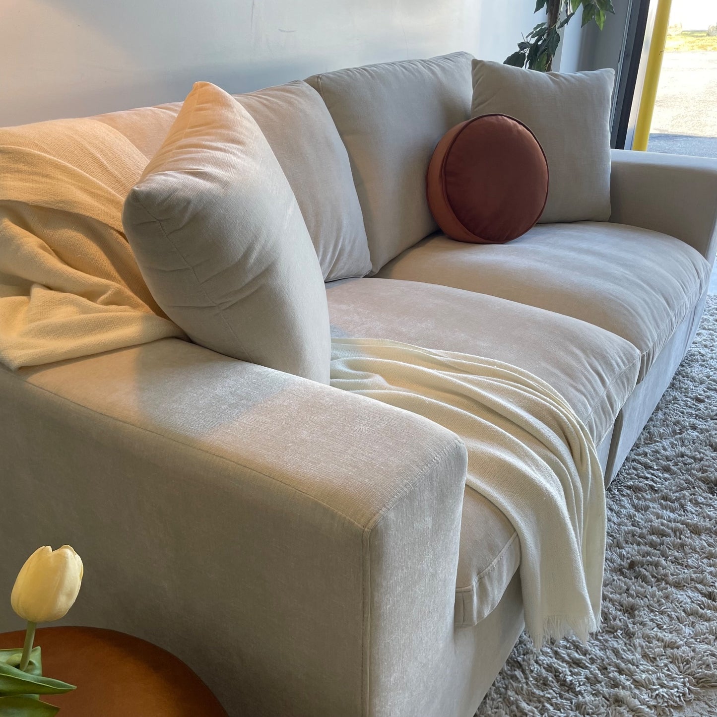 Lakeview Loveseat in Vanilla Cream
