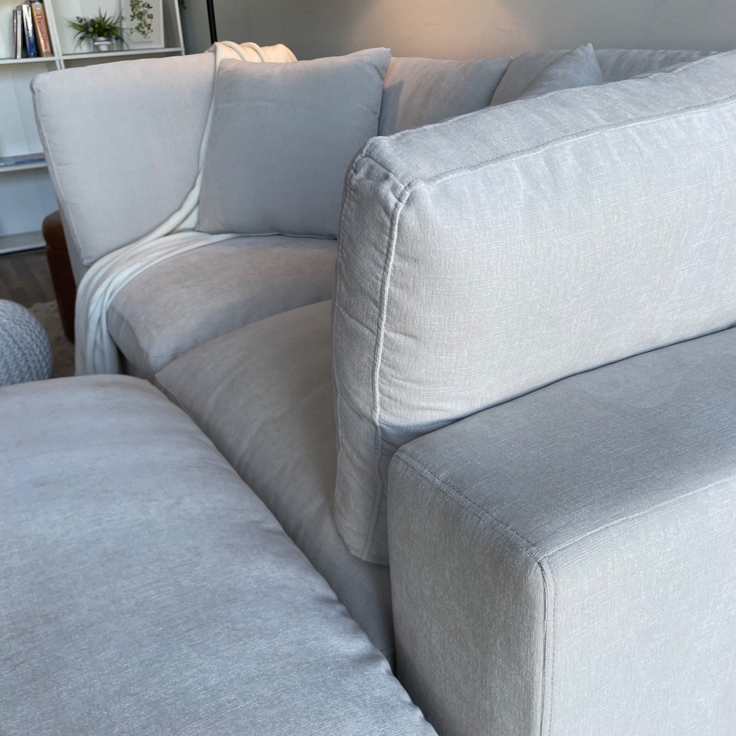 Lakeview Modular Sectional in Vanilla Cream
