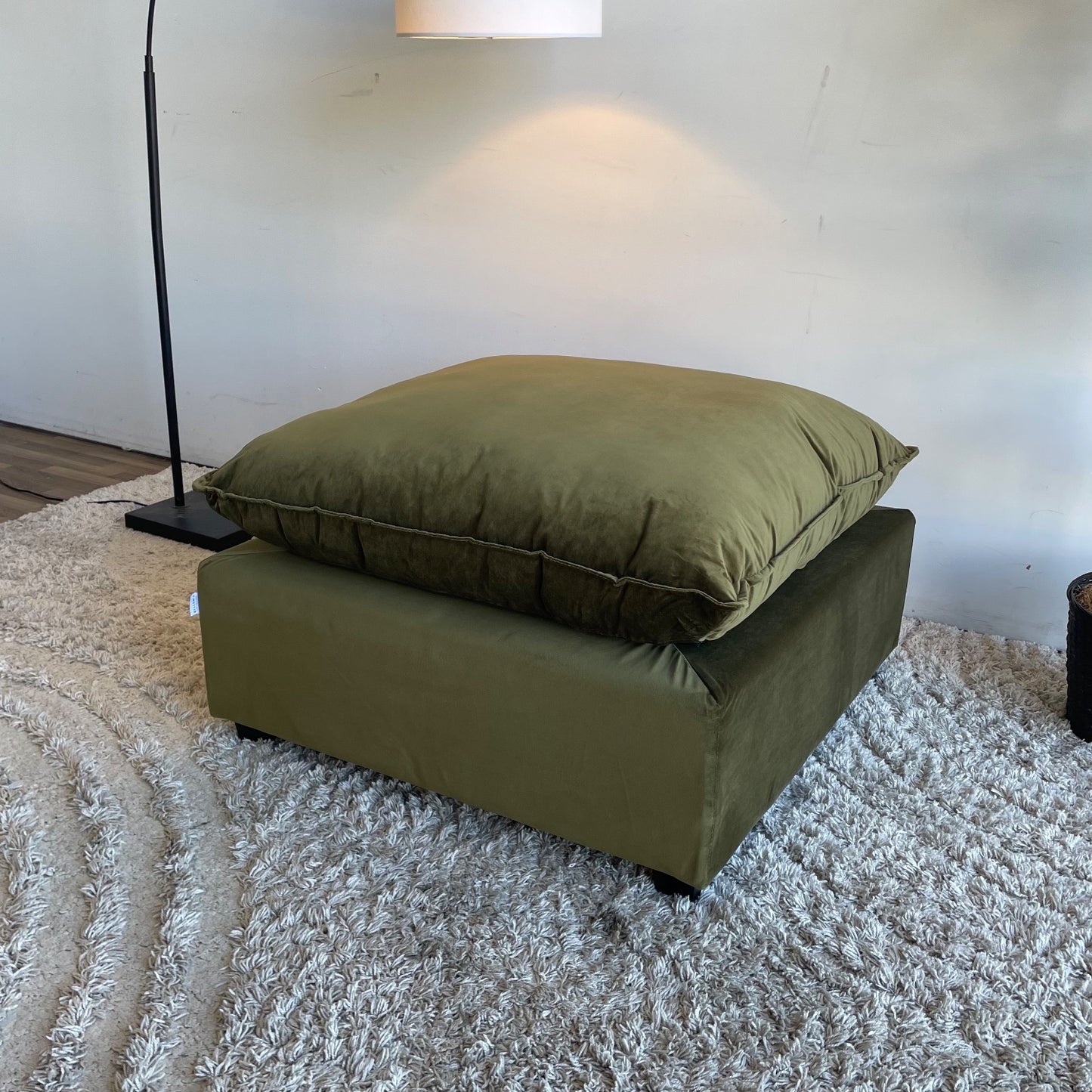 Bellamia Ottoman in Green performance Velvet