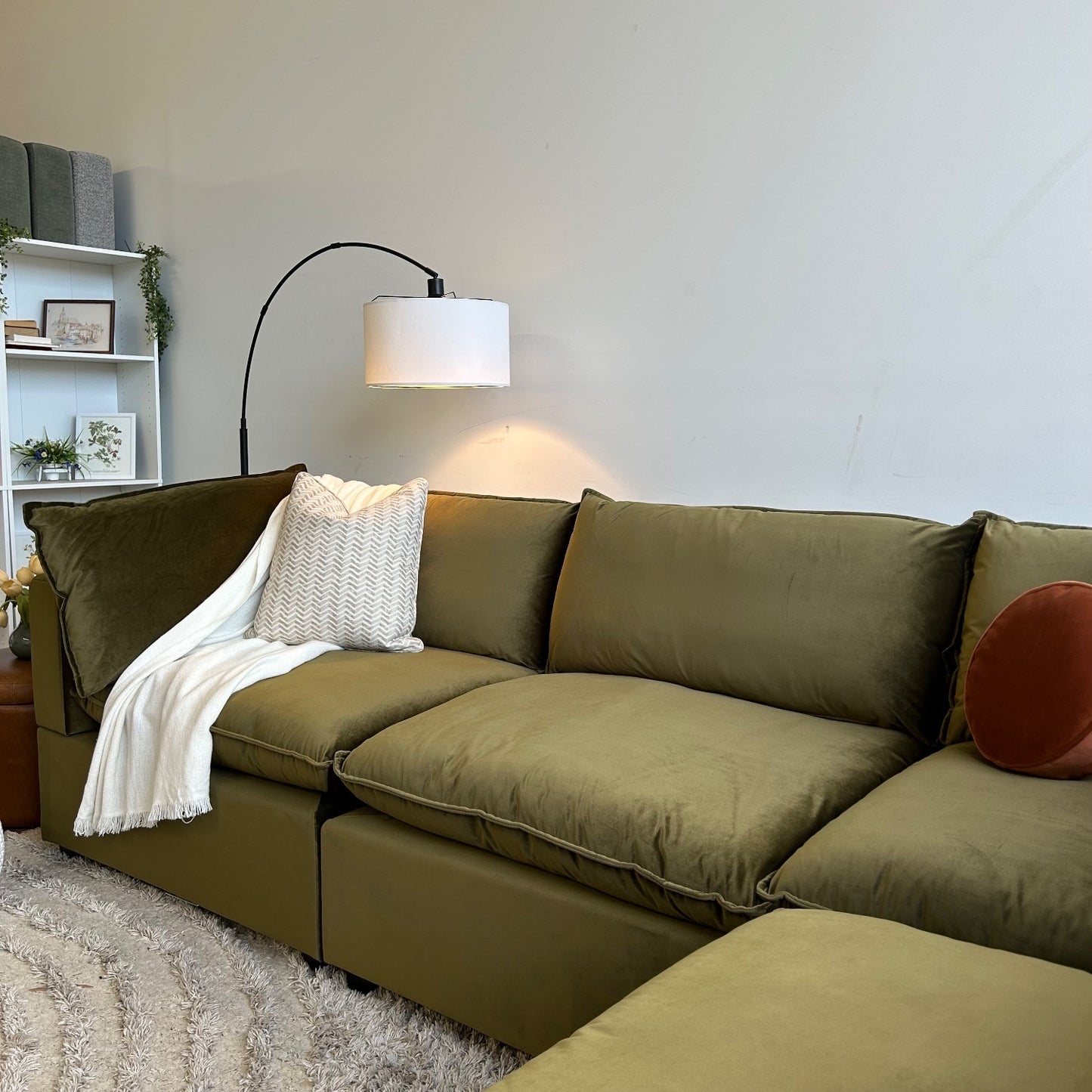 Bellamia L-shape in Green Performance Velvet