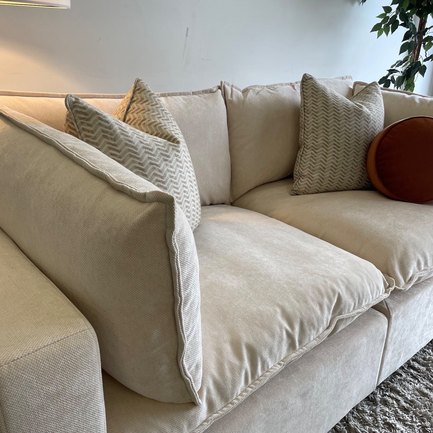 Bellamia Loveseat in Cream Performance Chenille