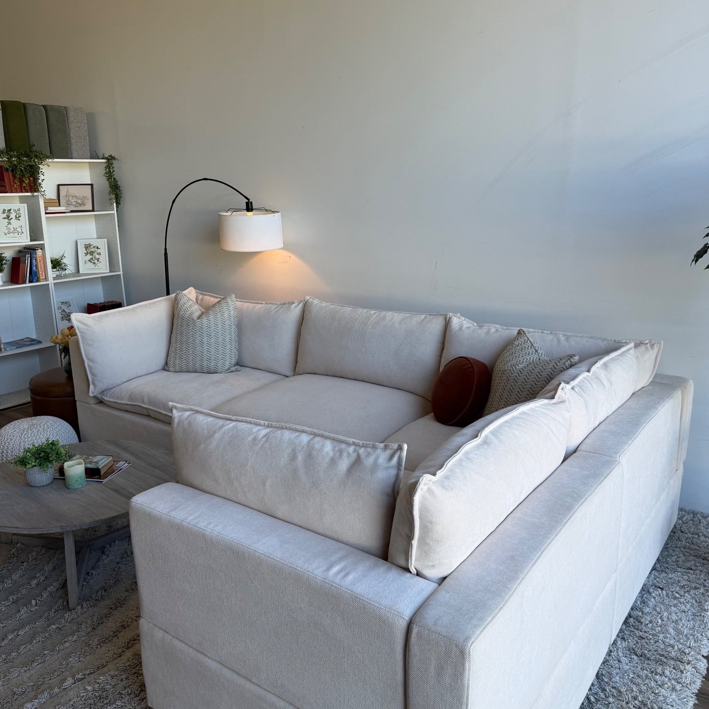 Bellamia Luna L-Shape Enclosed in Cream Performance Chenille