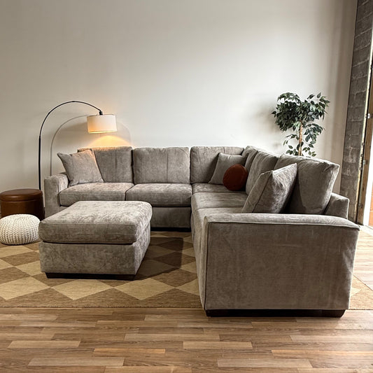 Atlas Modular Corner Sectional w/Ottoman in Gray Chenille