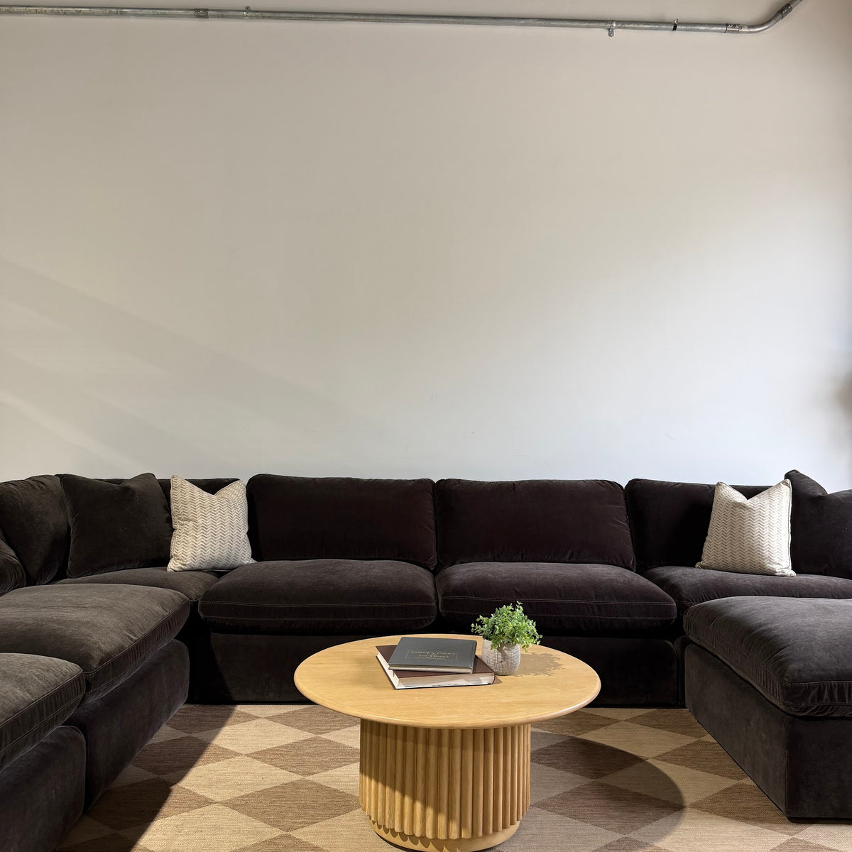 Woodland Grand Corner with Classic Ottoman front view