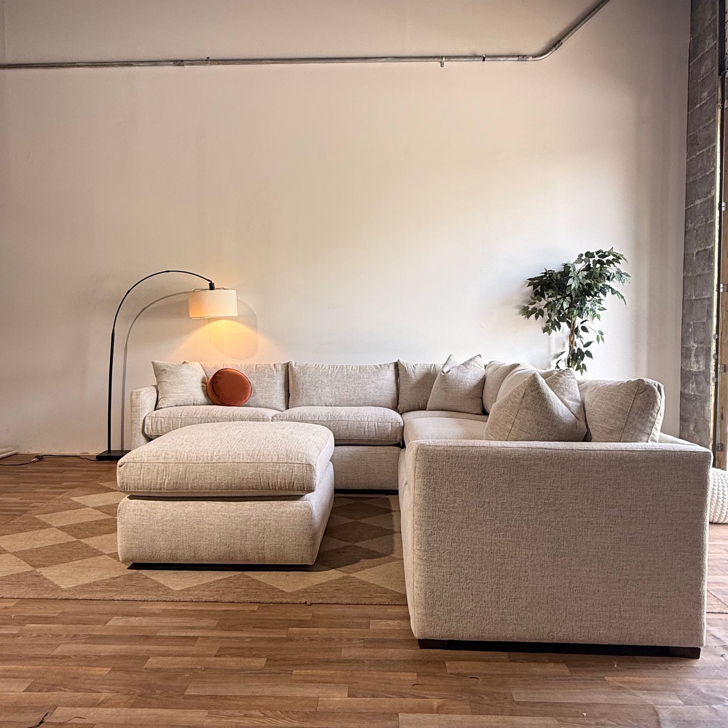 Brook Corner Sectional + Ottoman - Anquilla Chenille
