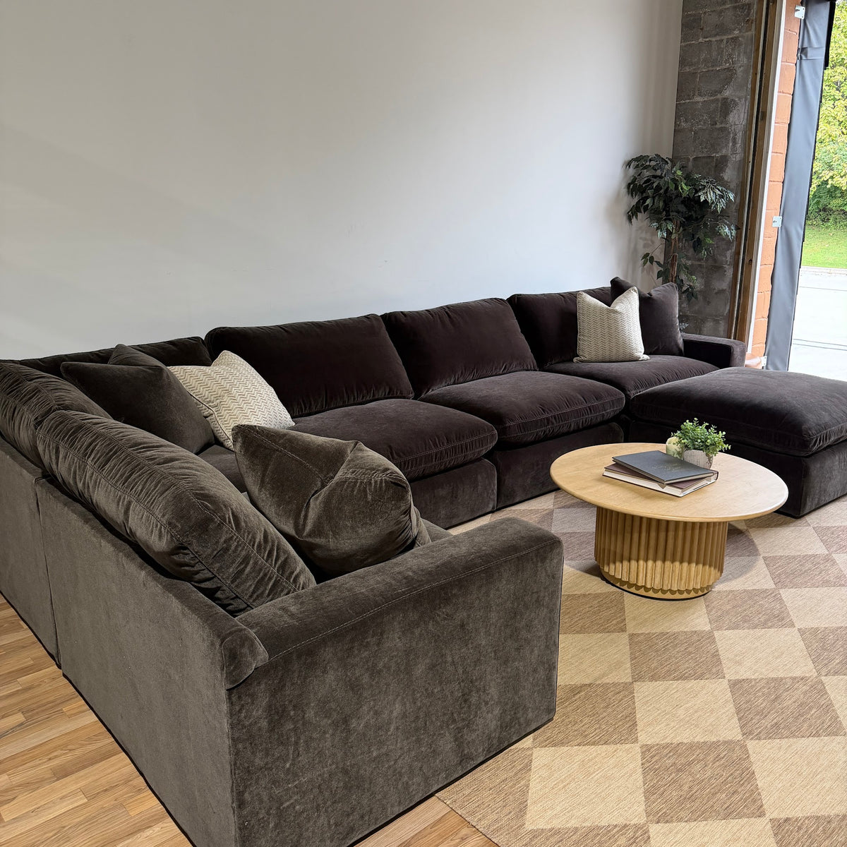 Woodland U-Shape Enclosed with Classic Ottoman from the left