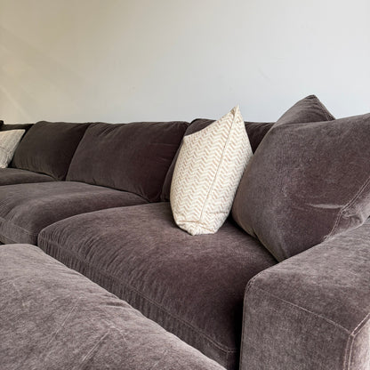 Woodland U-Shape Enclosed with Slim Ottoman cushion detail