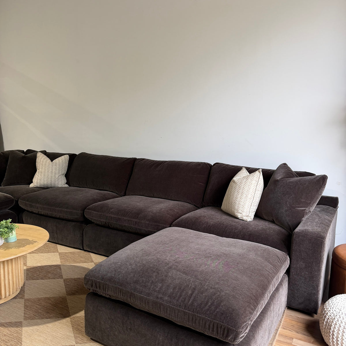 Woodland Grand Corner with Classic Ottoman from the right