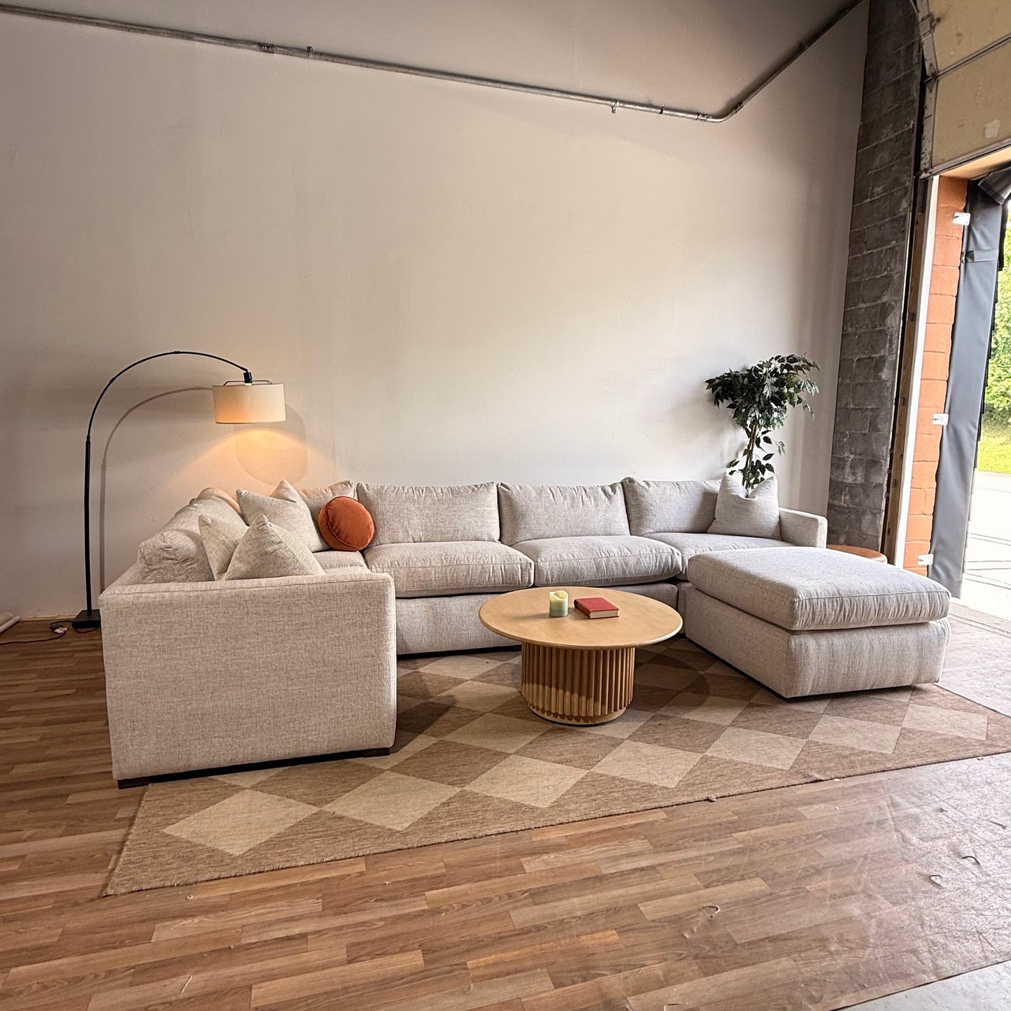 Brook U-Shape Enclosed Sectional - Anquilla Chenille