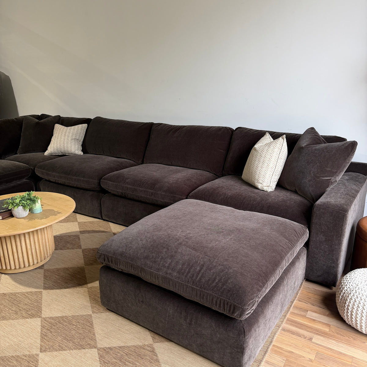Woodland U-Shape Enclosed with Classic Ottoman from the right
