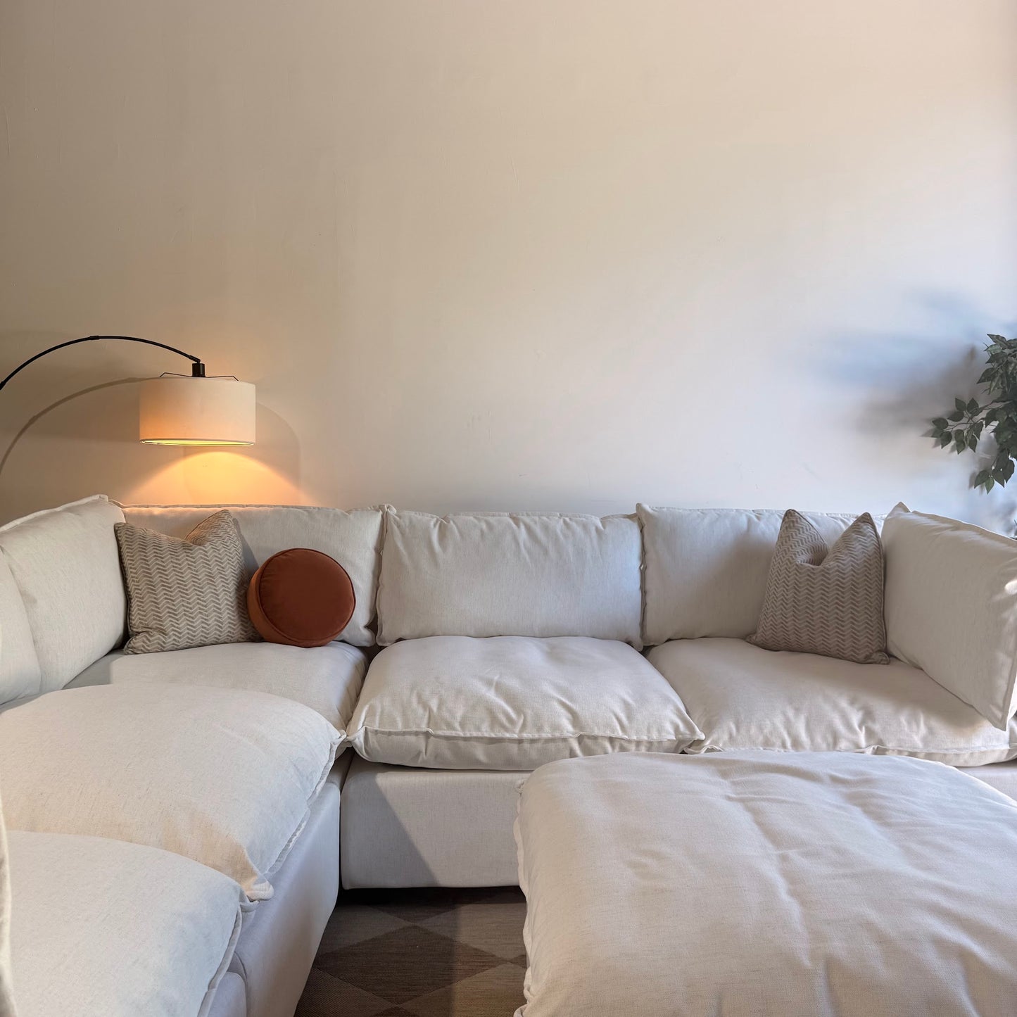 Albany Park Kova Corner Sectional in Sand Basketweave