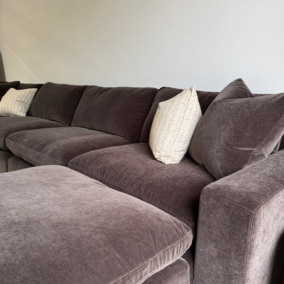 Woodland U-Shape Enclosed with Classic Ottoman detail