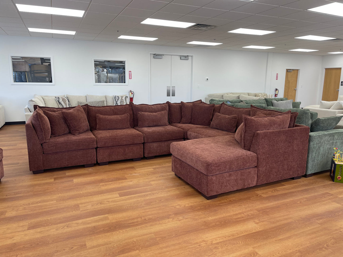 Ambler Grand Corner Sectional w/ Right facing Chaise