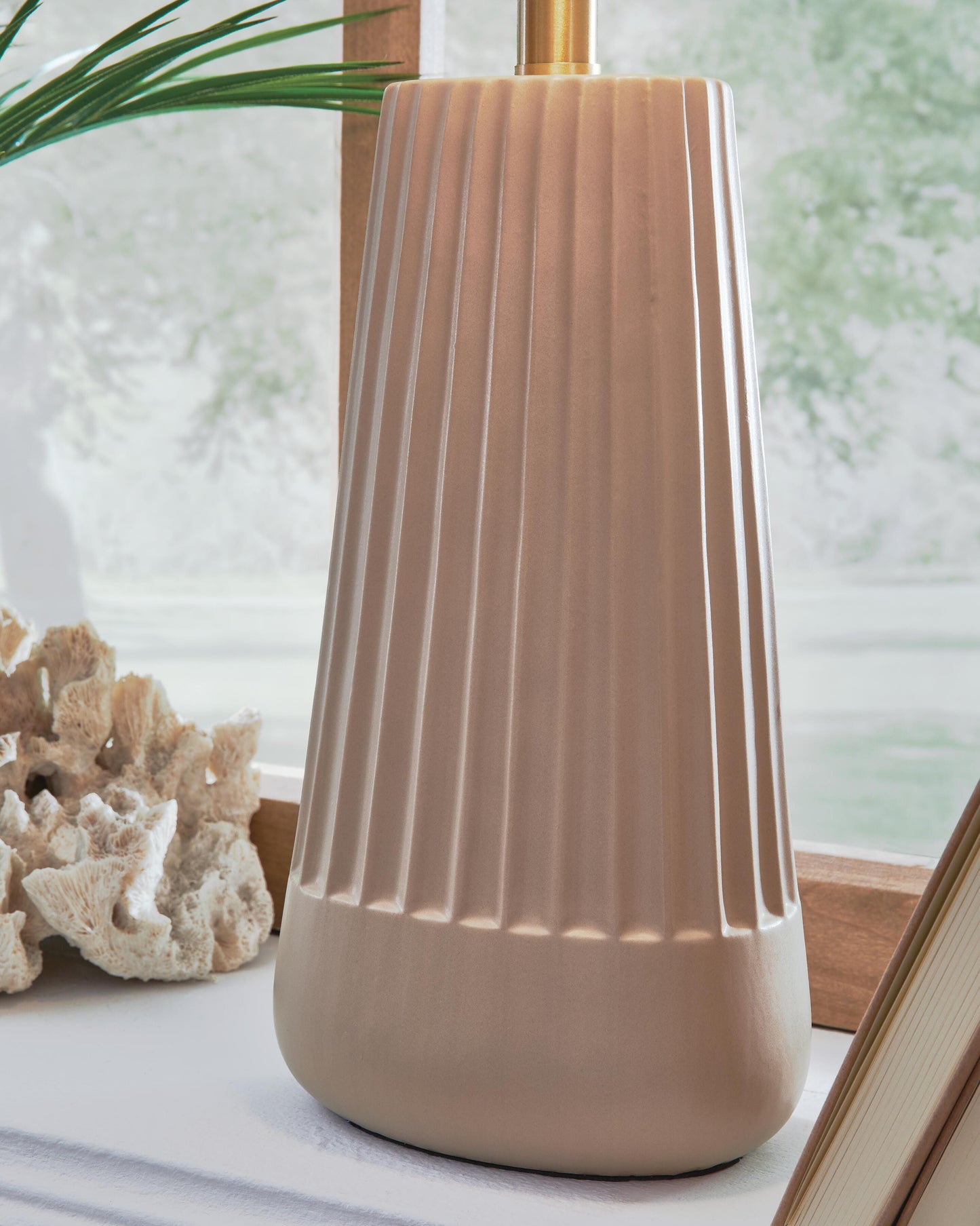 Dellner Ceramic Table Lamp detail