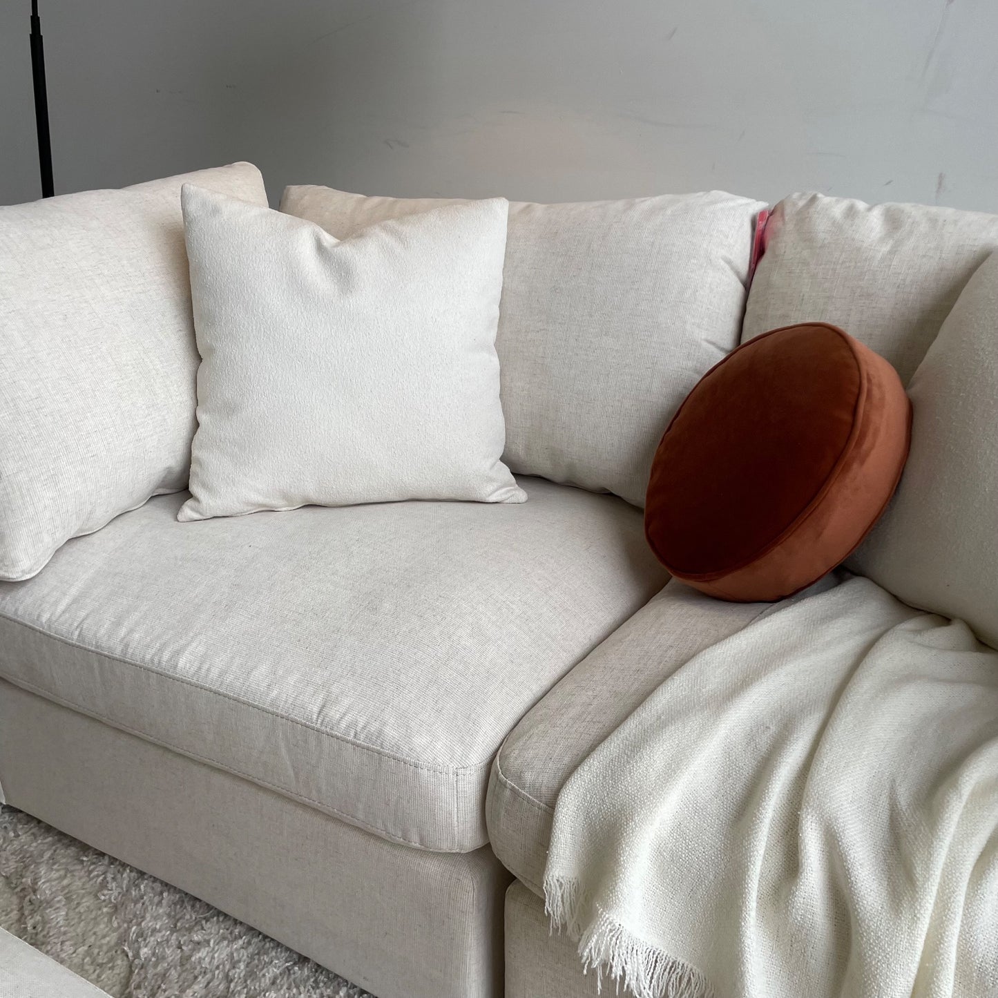 Serene Loveseat w/Ottoman