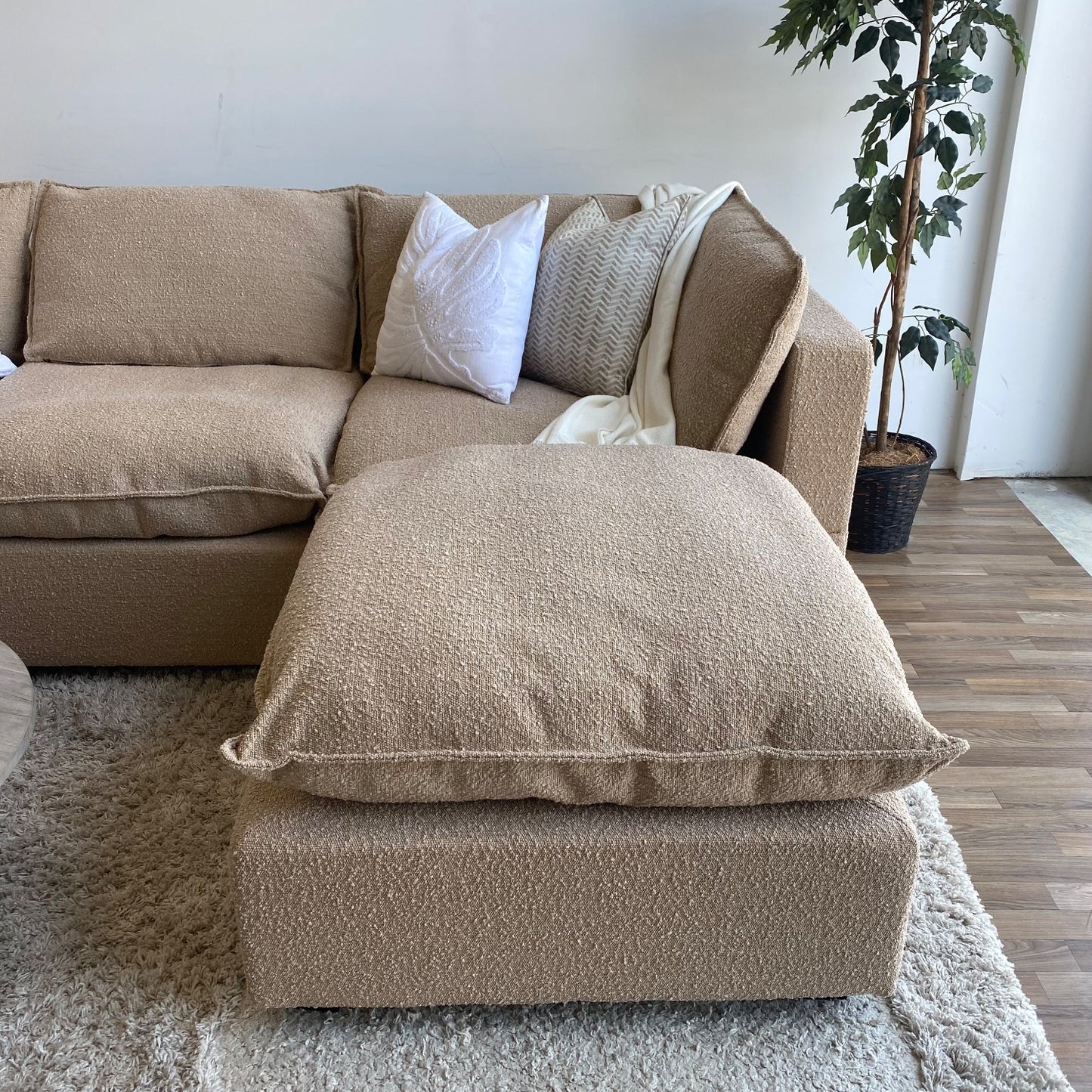 Albany Park Kova Modular 4 Pc Sectional in Fawn Performance Boucle (Pillow Top)