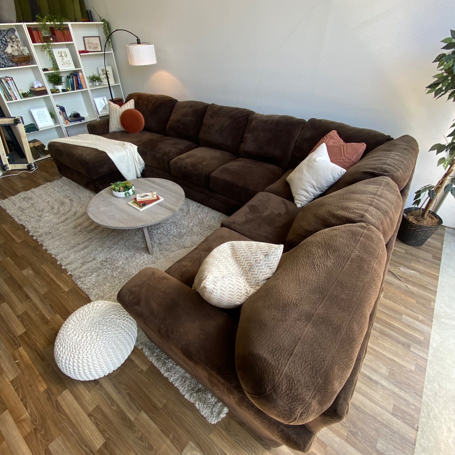 Large Brown sectional 3pc Couch
