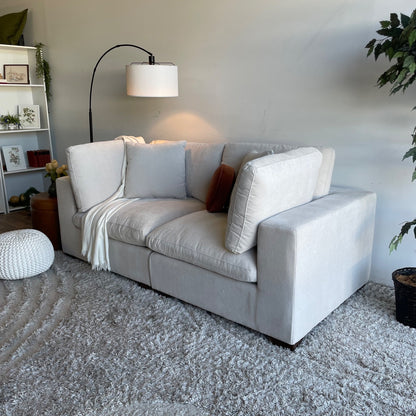 Lakeview Loveseat in Vanilla Cream