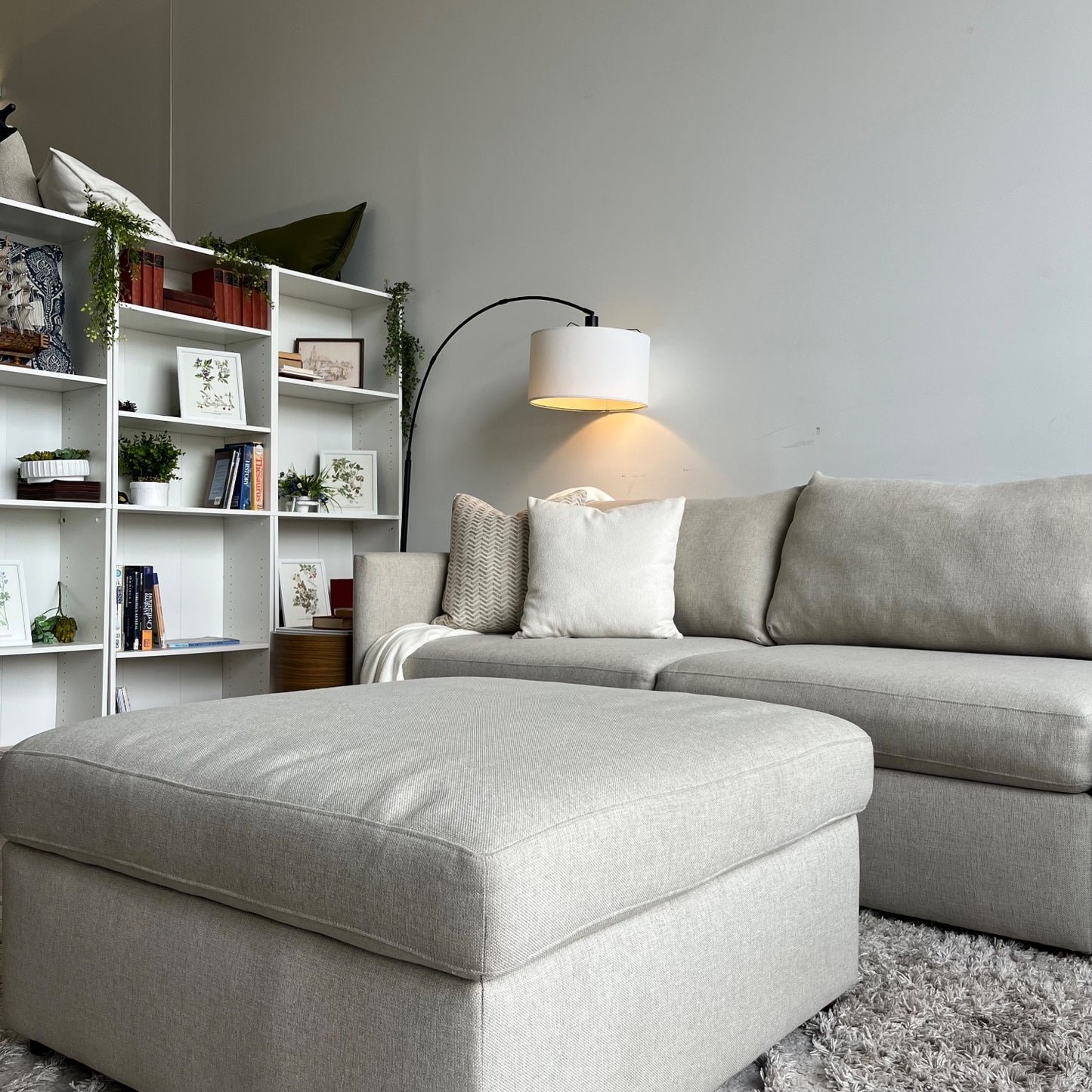 Bassett Beckham 6 Piece Modular Sectional in Cream Basketweave