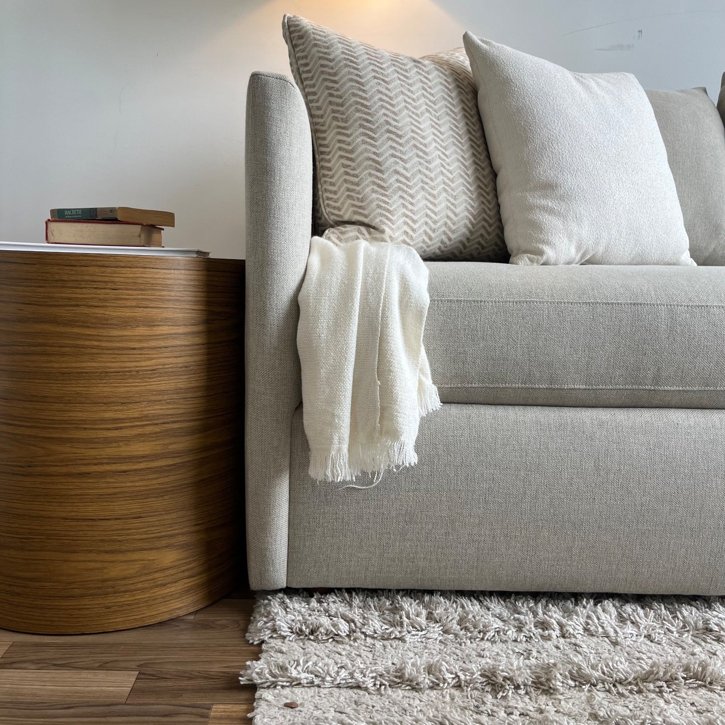 Bassett Beckham 6 Piece Modular Sectional in Cream Basketweave