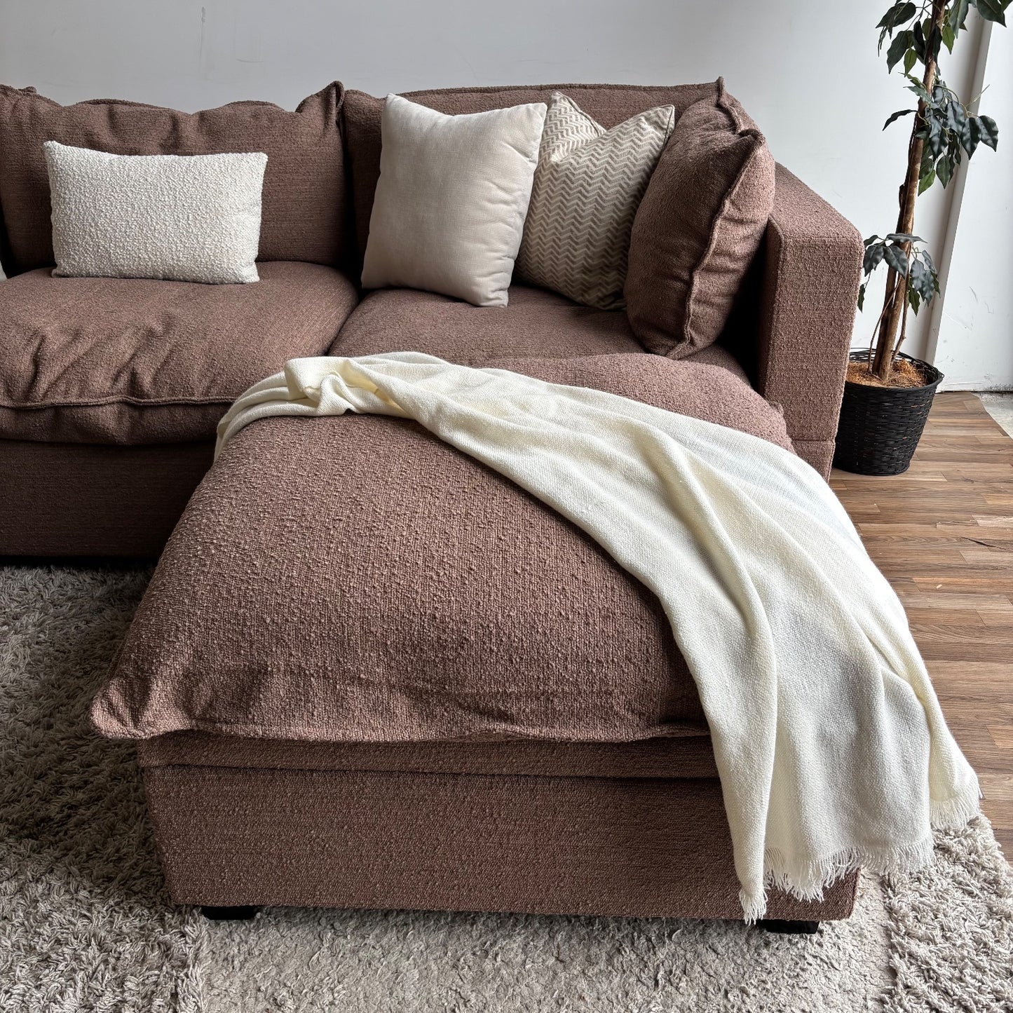 Albany Park Kova Modular 4 Pc Sectional in Mocha Boucle