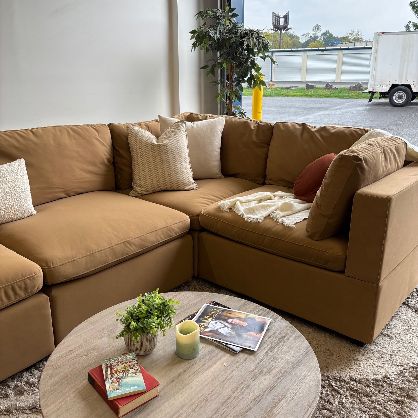 Albany Park Kova Modular 6Pc Sectional in Camel Performance