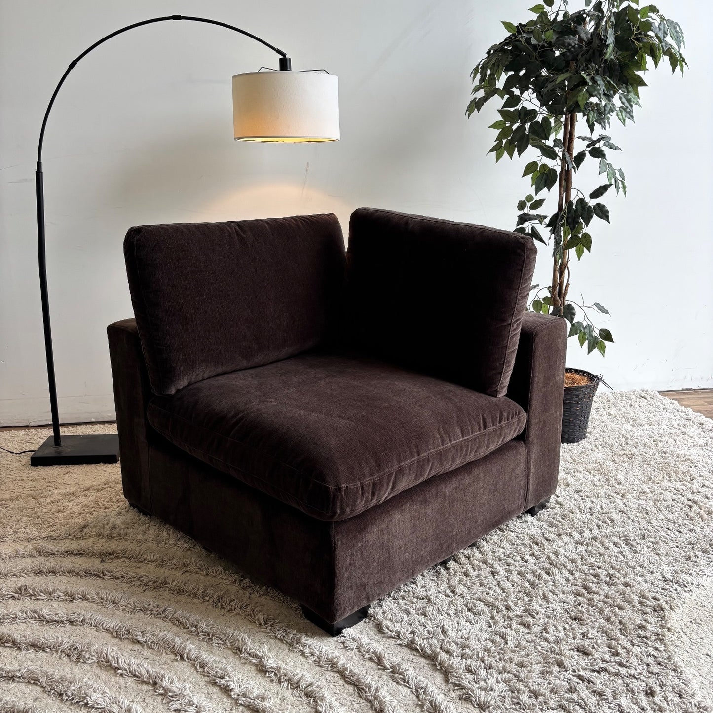 Lakeview Corner in Chocolate Brown