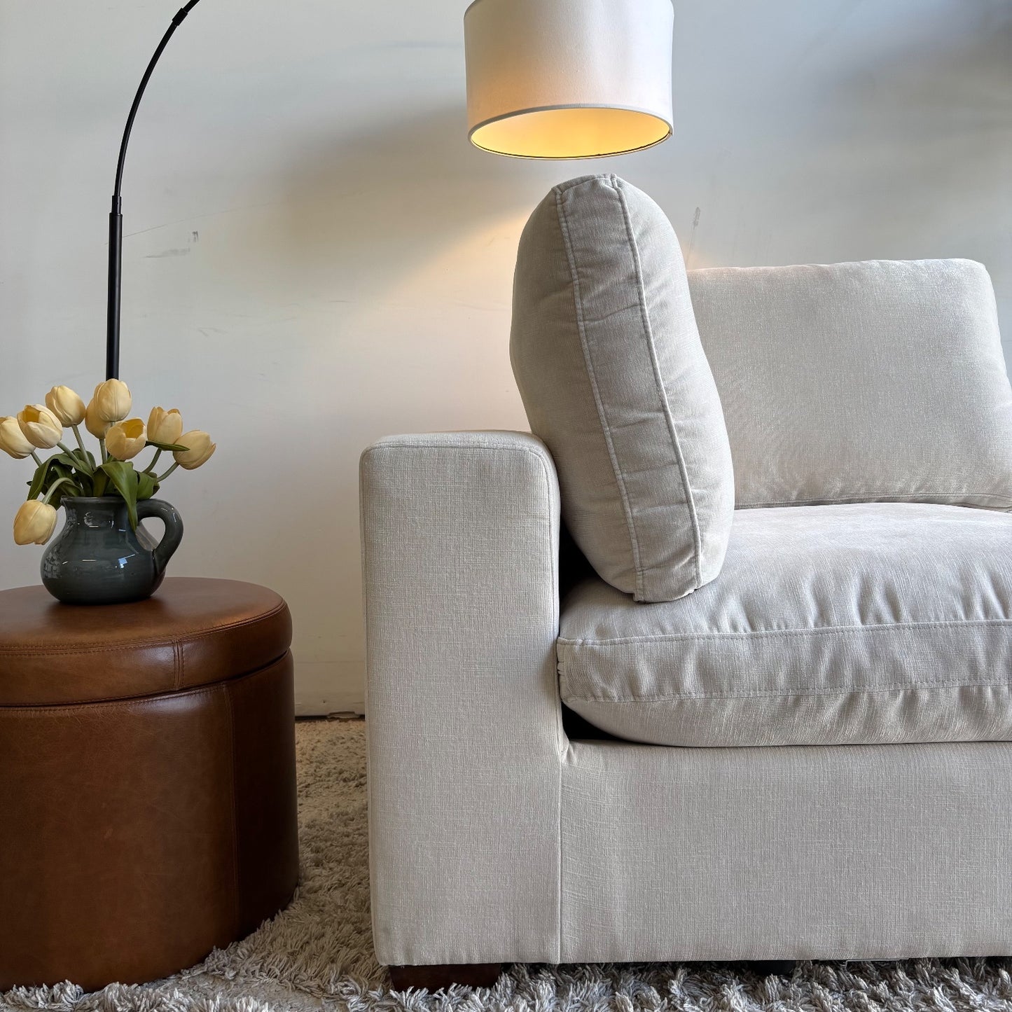 Lakeview Corner in Vanilla Cream