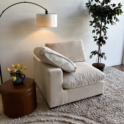 Lakeview Corner in Vanilla Cream