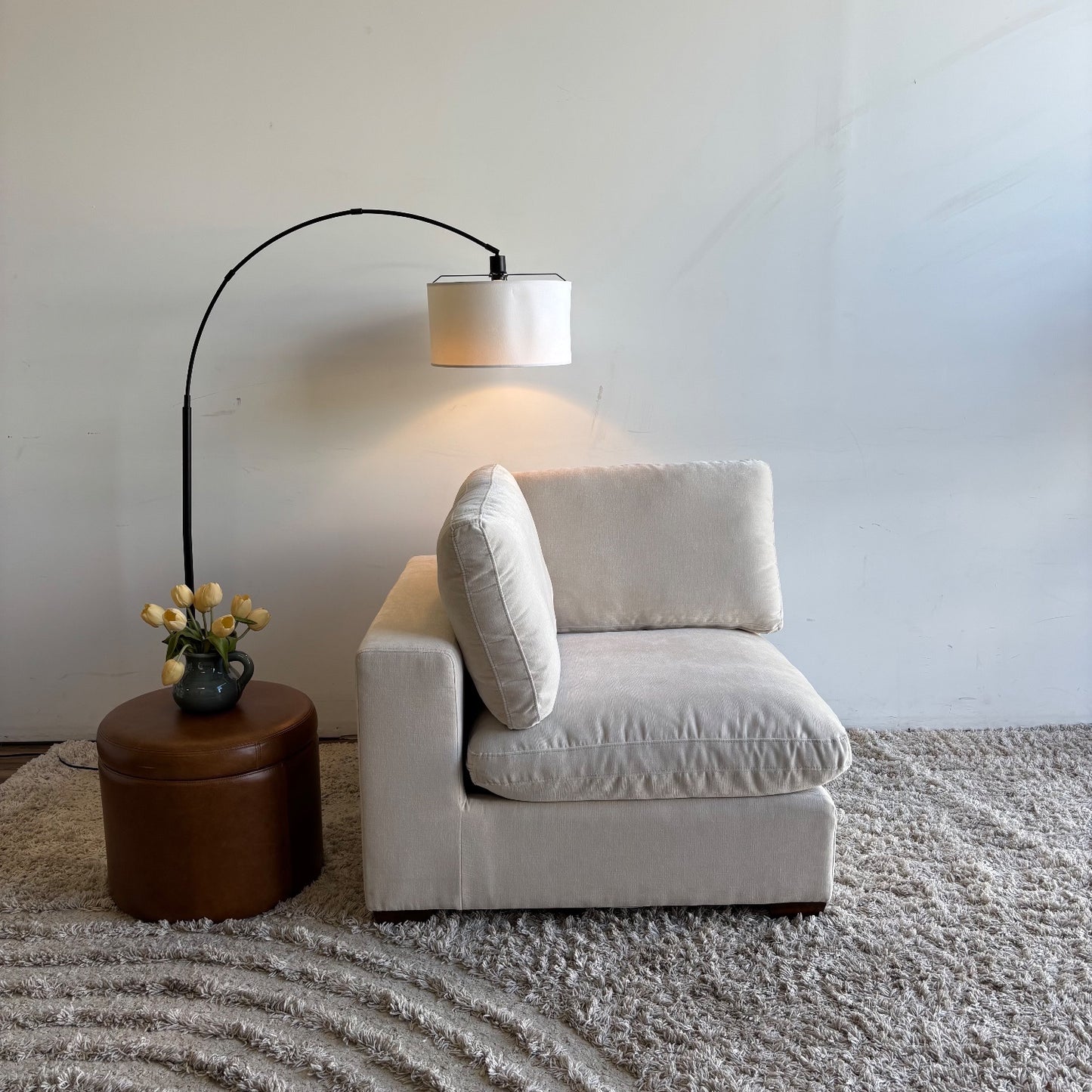 Lakeview Corner in Vanilla Cream