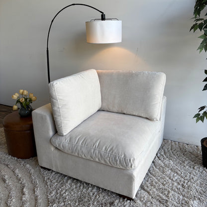 Lakeview Corner in Vanilla Cream