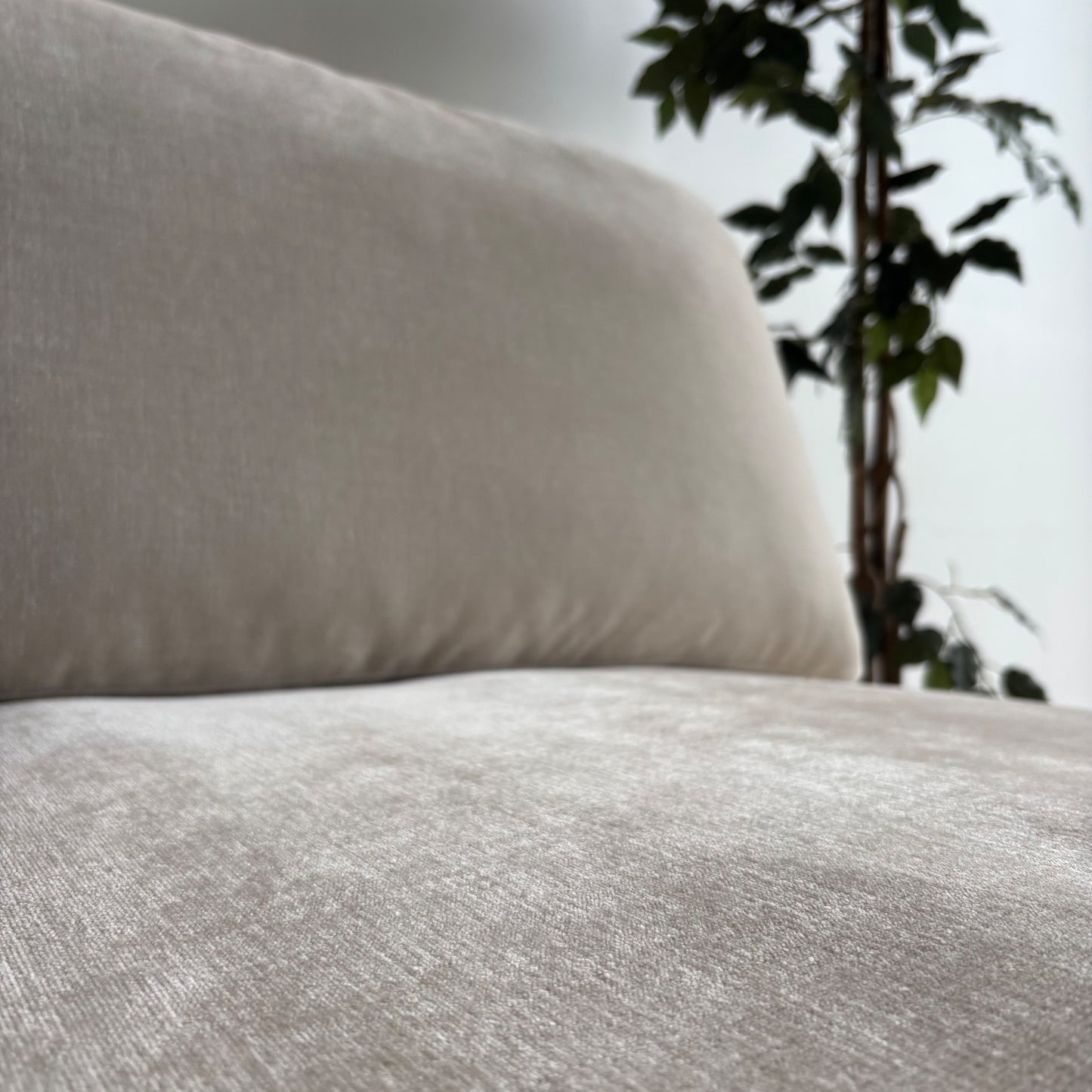 Lakeview Armless in Vanilla Cream