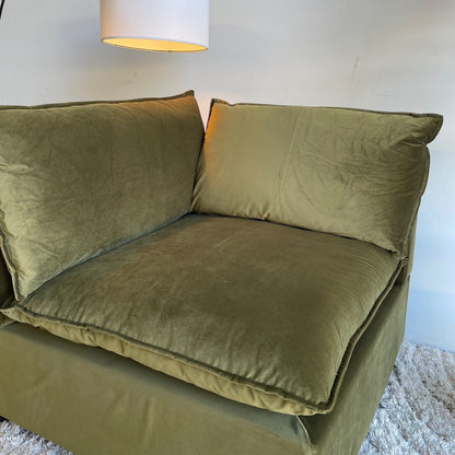 Bellamia Corner piece in Green performance Velvet