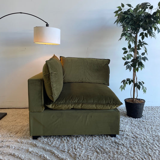 Bellamia Corner piece in Green performance Velvet