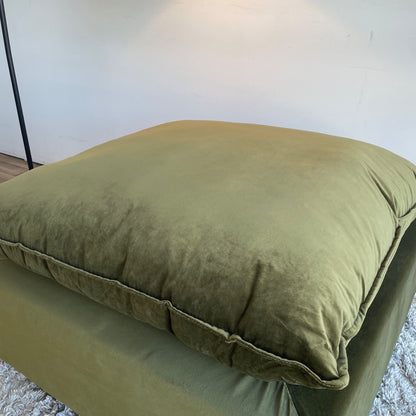 Bellamia Ottoman in Green performance Velvet