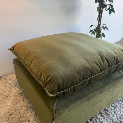 Bellamia Ottoman in Green performance Velvet