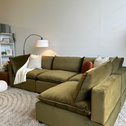 Bellamia L-shape in Green Performance Velvet