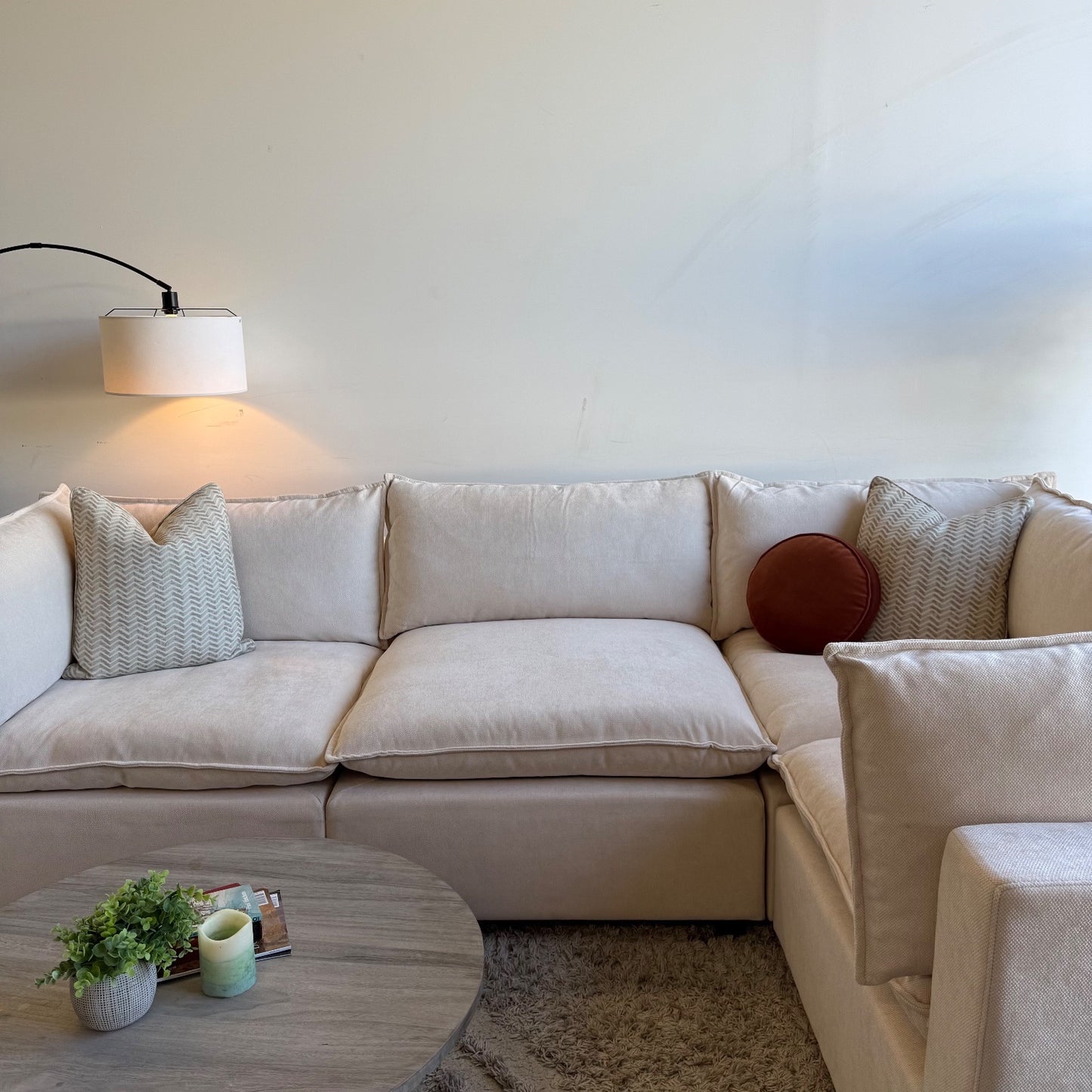 Bellamia Luna L-Shape Enclosed in Cream Performance Chenille