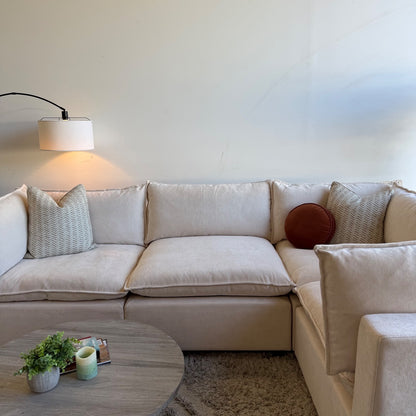 Bellamia Luna L-Shape Enclosed in Cream Performance Chenille