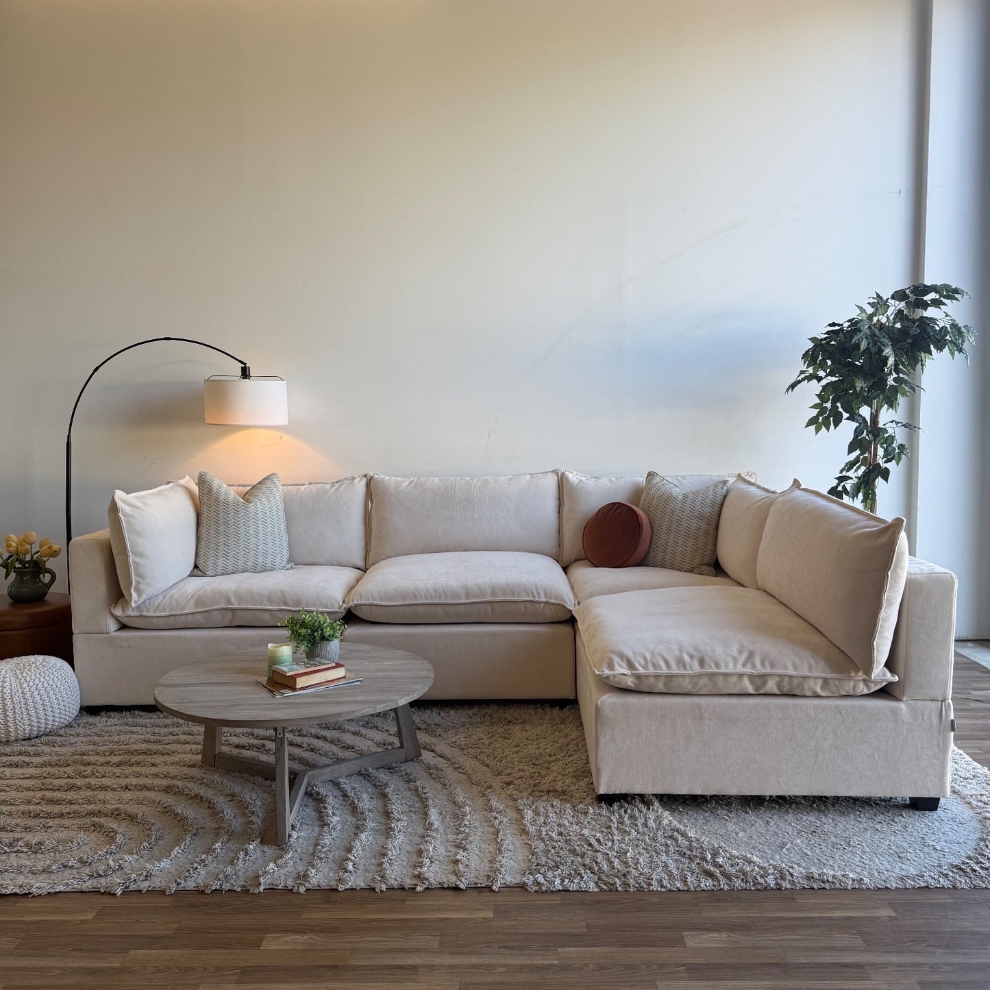 Bellamia L-shape in Green Performance Velvet