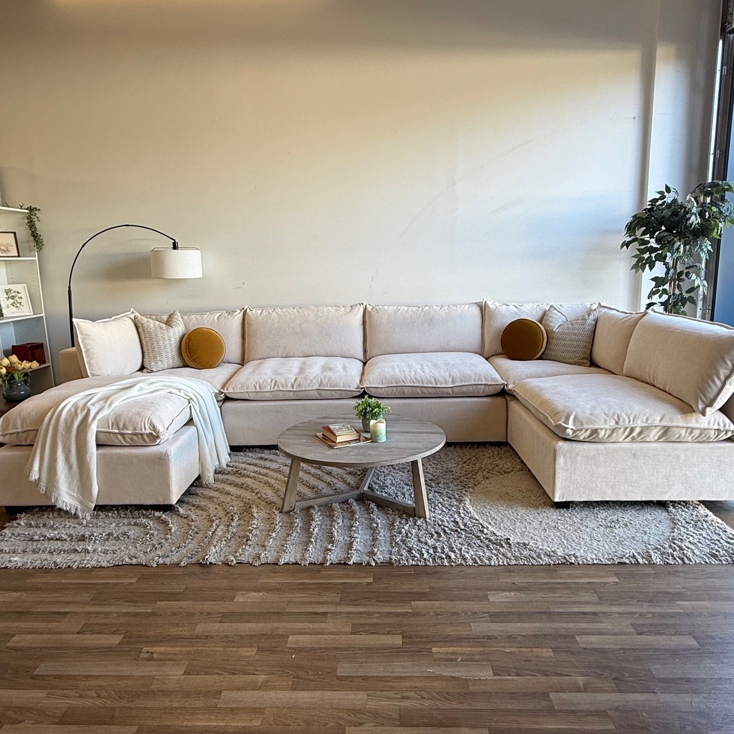 Bella Mia Luna U-Shape in Cream Performance Chenille