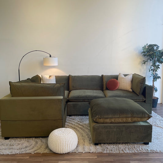 Bellamia Luna L-Shape Enclosed in Green Performance Velvet