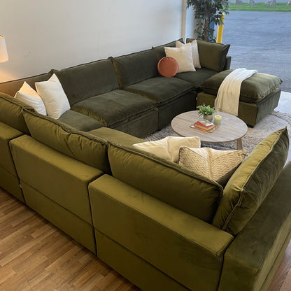 Bellamia Luna Grand Corner in Green Performance Velvet