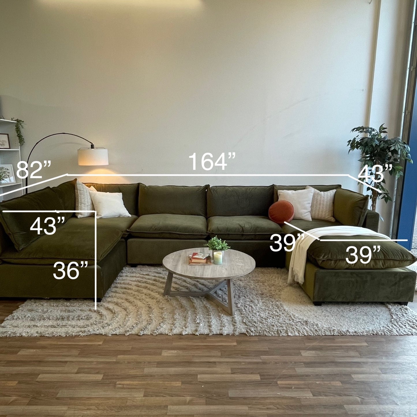 Bellamia Luna U-Shape in Green Performance Velvet