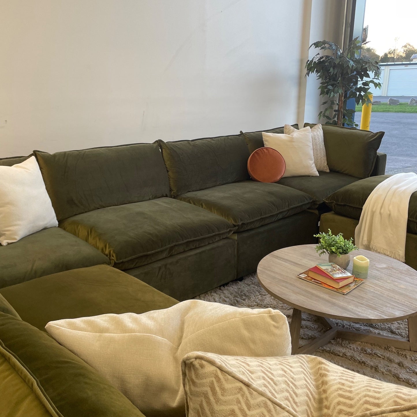 Bellamia Luna Grand Corner in Green Performance Velvet